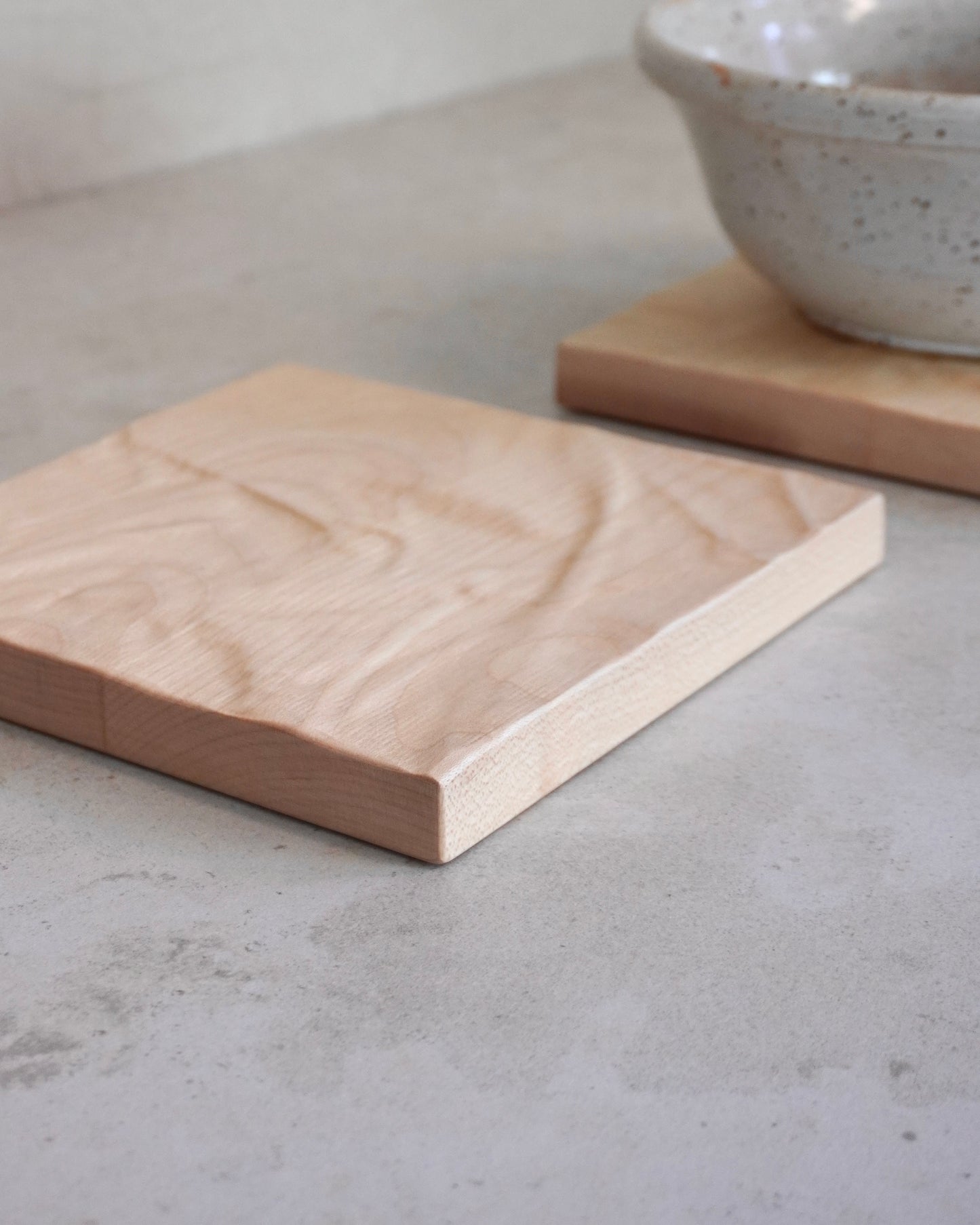 Topfuntersetzer Zoja in Ahorn mit Faltenrelief klein