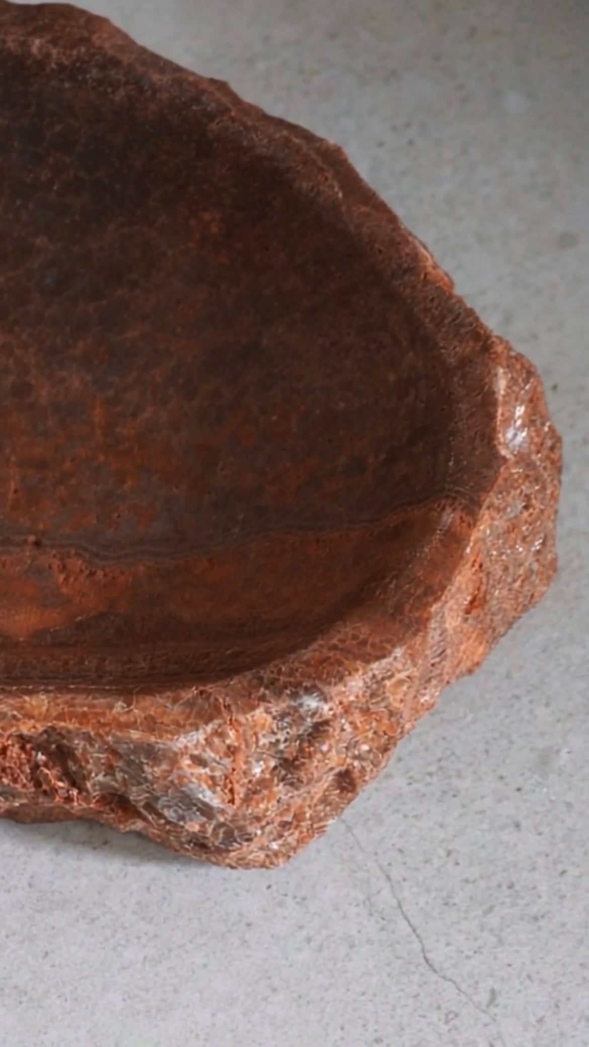 Schale Zora aus Calcit Mineral in Sienna