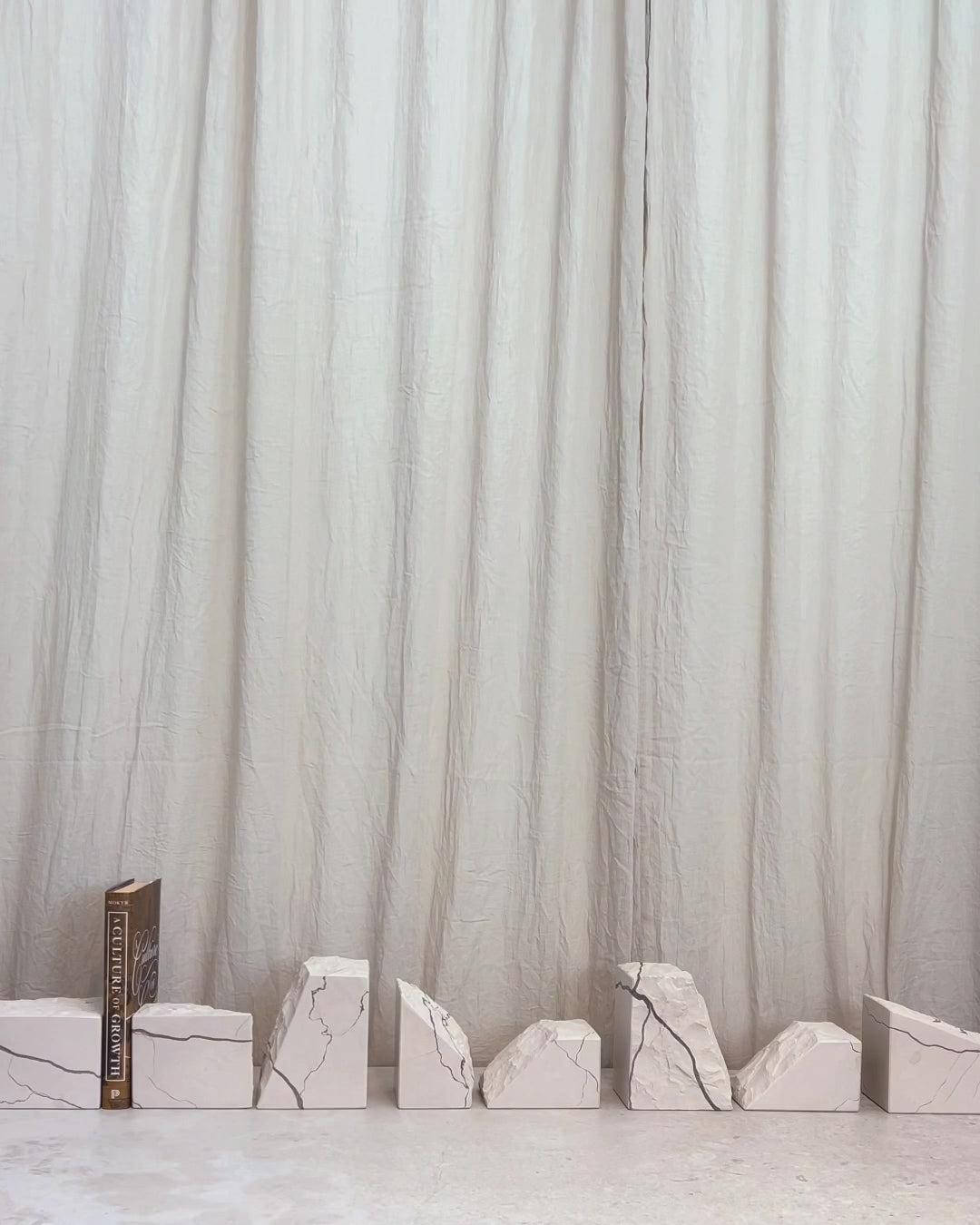 Video Buchstütze Rok verschiedene Anordnungen